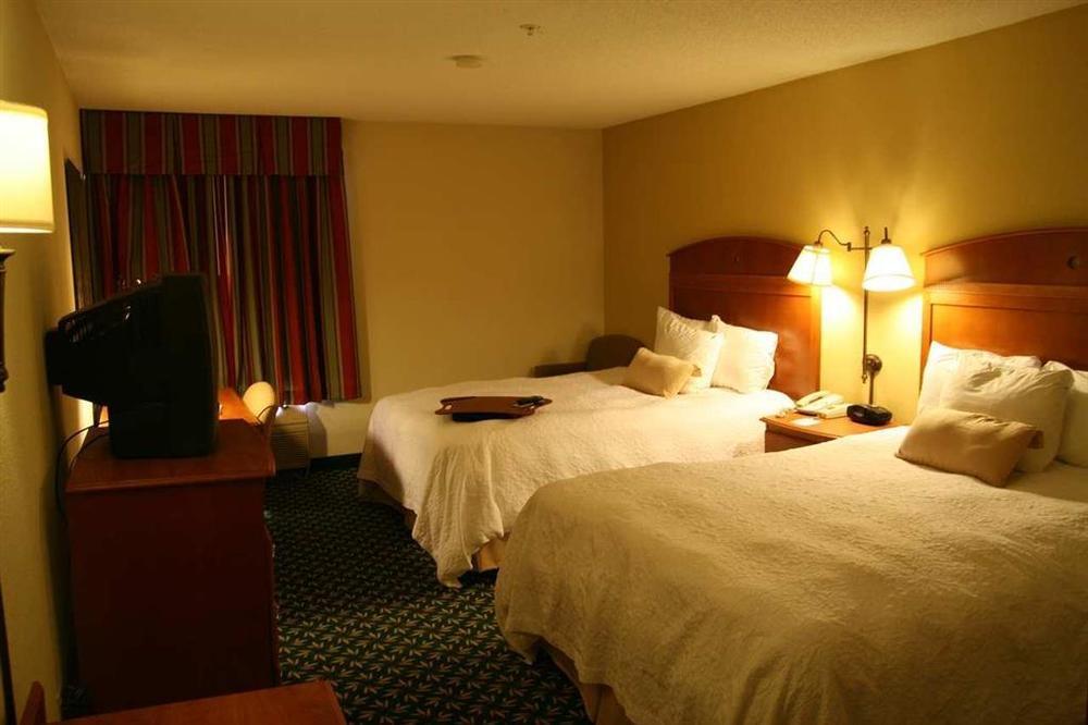 Hampton Inn Minneapolis-Бернсвілл Номер фото